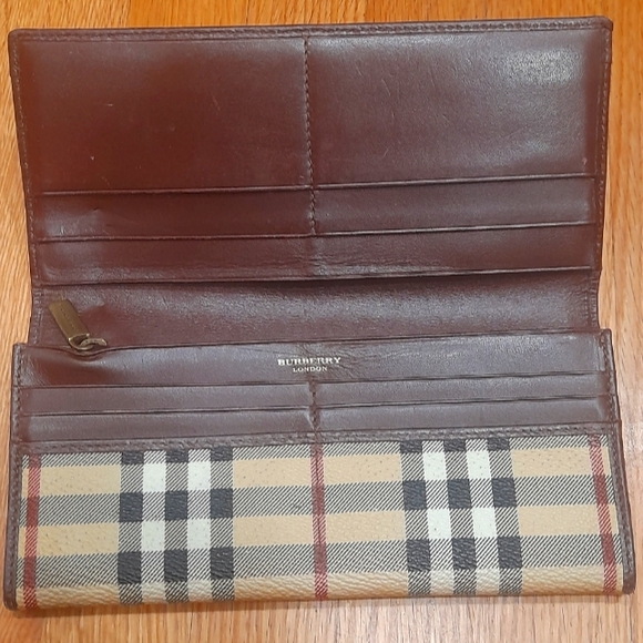 Burberry Wallet mini hand bag wristlet - Picture 5 of 11